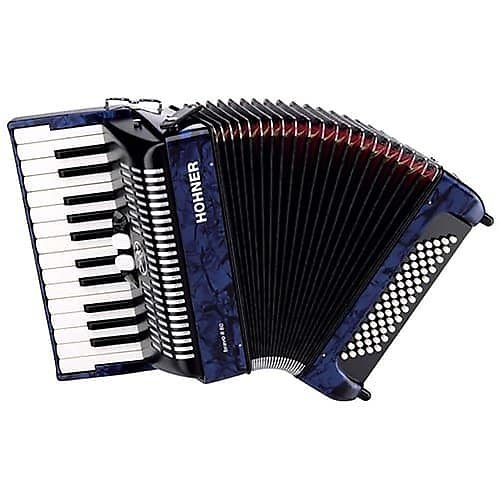 Acordeón Hohner BR48BL-N Bravo II 48 con acabado azul oscuro perlado y fuelle negro